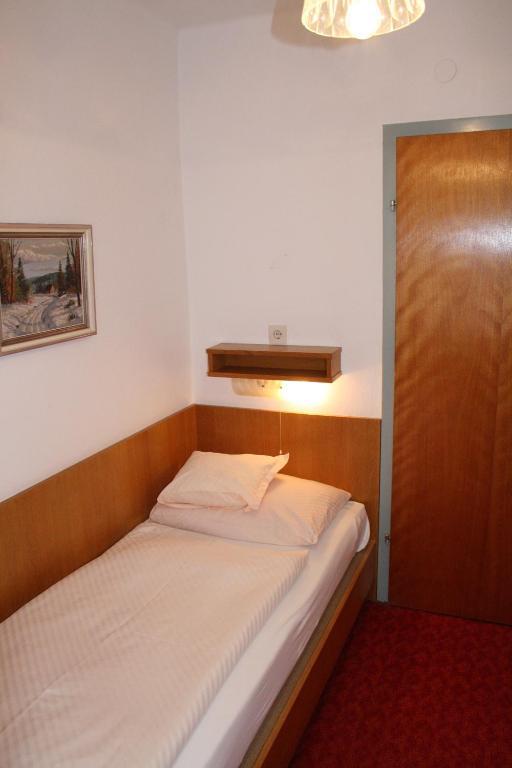 Pension Wolf Steindorf am Ossiacher See Rom bilde